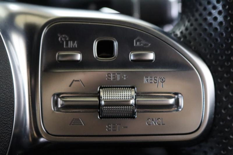 メルセデスベンツ Cクラス C200ｽﾃｰｼｮﾝﾜｺﾞﾝ AVG AMGﾗｲﾝ ﾚｰﾀﾞｰｾｰﾌﾃｨPKG　BSG搭載 後期 ｷｰﾚｽｺﾞｰ 黒革 HDDﾅﾋﾞTV ｽﾏﾎ連携 ﾊﾞｯｸｶﾒﾗ PTS LEDﾗｲﾄ 自動Rｹﾞｰﾄ AMGｴｱﾛ&18AW ｴｱｻｽ ﾀﾞｲﾅﾐｯｸS 9AT　2年保証