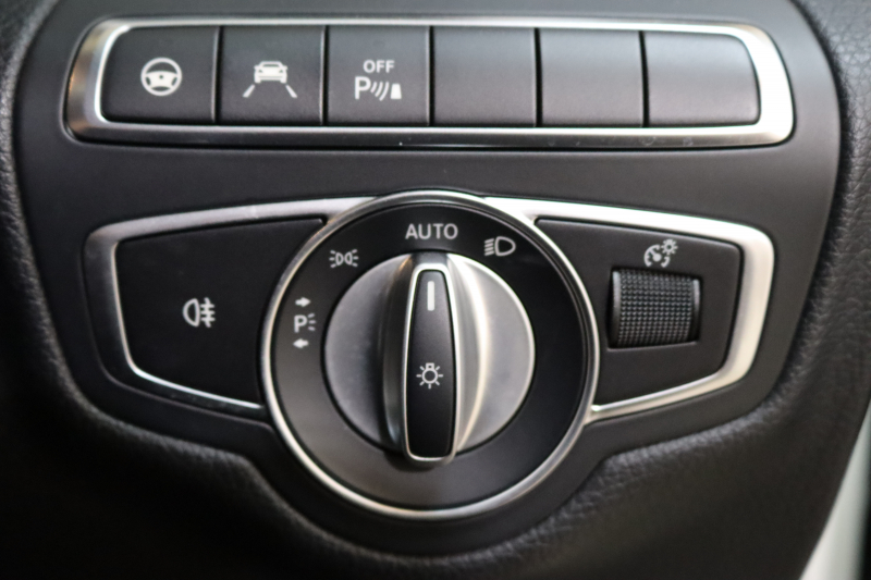 メルセデスベンツ Cクラス C200ｽﾃｰｼｮﾝﾜｺﾞﾝ AVG AMGﾗｲﾝ ﾚｰﾀﾞｰｾｰﾌﾃｨPKG　BSG搭載 後期 ｷｰﾚｽｺﾞｰ 黒革 HDDﾅﾋﾞTV ｽﾏﾎ連携 ﾊﾞｯｸｶﾒﾗ PTS LEDﾗｲﾄ 自動Rｹﾞｰﾄ AMGｴｱﾛ&18AW ｴｱｻｽ ﾀﾞｲﾅﾐｯｸS 9AT　2年保証