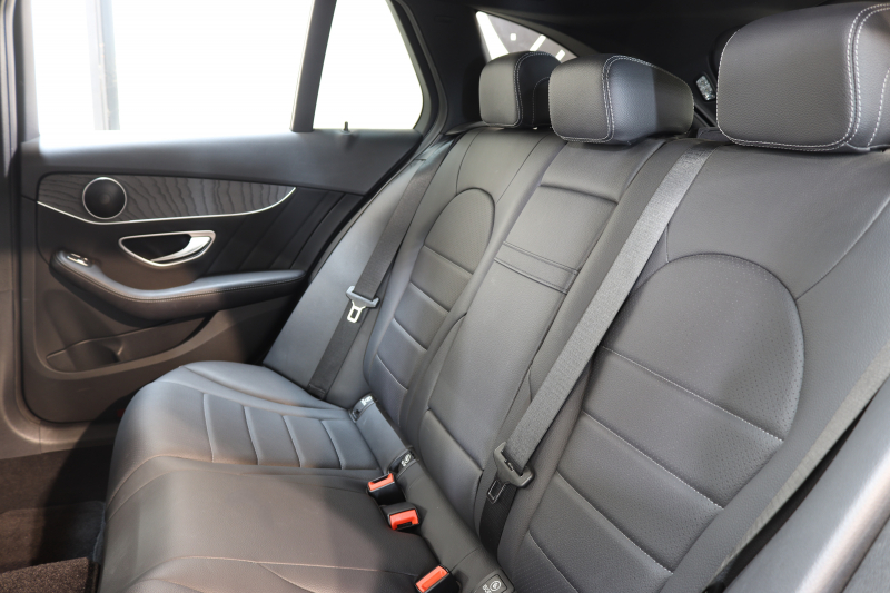 メルセデスベンツ Cクラス C200ｽﾃｰｼｮﾝﾜｺﾞﾝ AVG AMGﾗｲﾝ ﾚｰﾀﾞｰｾｰﾌﾃｨPKG　BSG搭載 後期 ｷｰﾚｽｺﾞｰ 黒革 HDDﾅﾋﾞTV ｽﾏﾎ連携 ﾊﾞｯｸｶﾒﾗ PTS LEDﾗｲﾄ 自動Rｹﾞｰﾄ AMGｴｱﾛ&18AW ｴｱｻｽ ﾀﾞｲﾅﾐｯｸS 9AT　2年保証