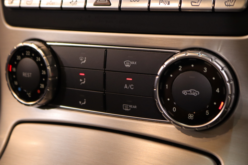 メルセデスベンツ SLKクラス SLK200 BL-EF AMGｽﾎﾟｰﾂ&ﾕｰﾃｨﾘﾃｨPKG　ｷｰﾚｽｺﾞｰ 黒本革 ｴｱｽｶｰﾌ ﾏｼﾞｯｸｽｶｲR HDDﾅﾋﾞTV BT音楽 ﾊﾞｯｸｶﾒﾗ PTS ｷｾﾉﾝ AMGｴｱﾛ&18AW ｸﾙｺﾝ ｴｱｶﾞｲﾄﾞ 7AT　2年保証