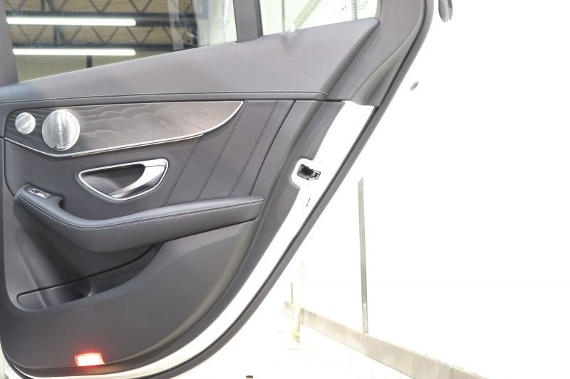 AMG Cクラス C43 4MATIC ｴｸｽｸﾙｰｼﾌﾞ&ﾚｰﾀﾞｰｾｰﾌﾃｨPKG　ｷｰﾚｽｺﾞｰ 黒本革 ﾍｯﾄﾞｱｯﾌﾟD HDDﾅﾋﾞTV BT音楽 ﾌﾞﾙﾒｽﾀｰ ﾊﾞｯｸｶﾒﾗ PTS LEDﾗｲﾄ 自動ﾄﾗﾝｸ ﾊﾝｽﾞﾌﾘｰA AMG専用装備&ﾁｭｰﾆﾝｸﾞﾀﾞｲﾅﾐｯｸS 9AT　2年保証