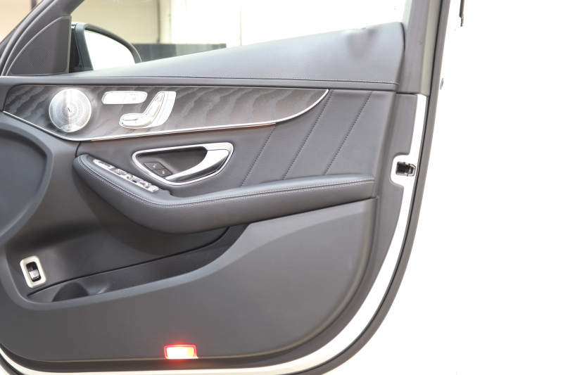 AMG Cクラス C43 4MATIC ｴｸｽｸﾙｰｼﾌﾞ&ﾚｰﾀﾞｰｾｰﾌﾃｨPKG　ｷｰﾚｽｺﾞｰ 黒本革 ﾍｯﾄﾞｱｯﾌﾟD HDDﾅﾋﾞTV BT音楽 ﾌﾞﾙﾒｽﾀｰ ﾊﾞｯｸｶﾒﾗ PTS LEDﾗｲﾄ 自動ﾄﾗﾝｸ ﾊﾝｽﾞﾌﾘｰA AMG専用装備&ﾁｭｰﾆﾝｸﾞﾀﾞｲﾅﾐｯｸS 9AT　2年保証