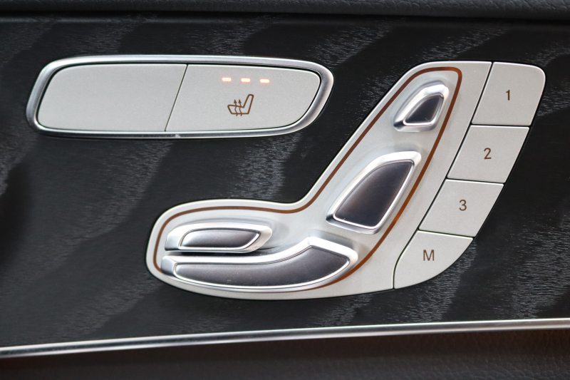 AMG Cクラス C43 4MATIC ｴｸｽｸﾙｰｼﾌﾞ&ﾚｰﾀﾞｰｾｰﾌﾃｨPKG　ｷｰﾚｽｺﾞｰ 黒本革 ﾍｯﾄﾞｱｯﾌﾟD HDDﾅﾋﾞTV BT音楽 ﾌﾞﾙﾒｽﾀｰ ﾊﾞｯｸｶﾒﾗ PTS LEDﾗｲﾄ 自動ﾄﾗﾝｸ ﾊﾝｽﾞﾌﾘｰA AMG専用装備&ﾁｭｰﾆﾝｸﾞﾀﾞｲﾅﾐｯｸS 9AT　2年保証