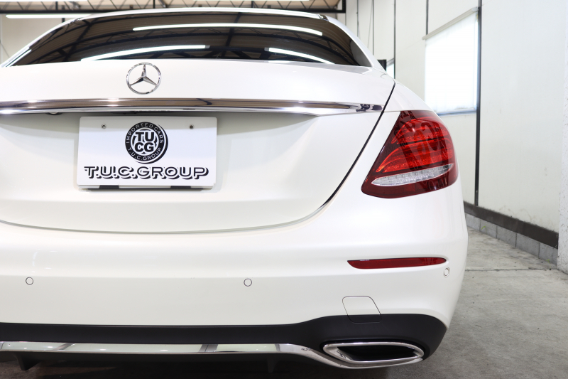 メルセデスベンツ Eクラス E220d AVG ｽﾎﾟｰﾂ ﾚｻﾞｰ&ﾚｰﾀﾞｰｾｰﾌﾃｨPKG　ｷｰﾚｽｺﾞｰ 黒本革 HDDﾅﾋﾞTV ｽﾏﾎ連携 ﾌﾞﾙﾒｽﾀｰ 360ｶﾒﾗ PTS LEDﾗｲﾄ 自動ﾄﾗﾝｸ AMGｴｱﾛ&19AW ﾀﾞｲﾅﾐｯｸS 9AT　2年保証