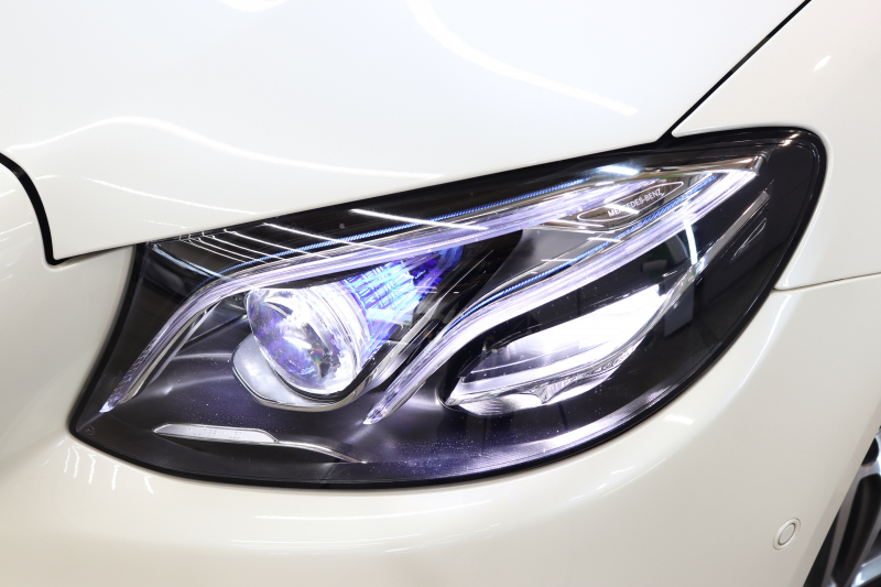 メルセデスベンツ Eクラス E220d AVG ｽﾎﾟｰﾂ ﾚｻﾞｰ&ﾚｰﾀﾞｰｾｰﾌﾃｨPKG　ｷｰﾚｽｺﾞｰ 黒本革 HDDﾅﾋﾞTV ｽﾏﾎ連携 ﾌﾞﾙﾒｽﾀｰ 360ｶﾒﾗ PTS LEDﾗｲﾄ 自動ﾄﾗﾝｸ AMGｴｱﾛ&19AW ﾀﾞｲﾅﾐｯｸS 9AT　2年保証