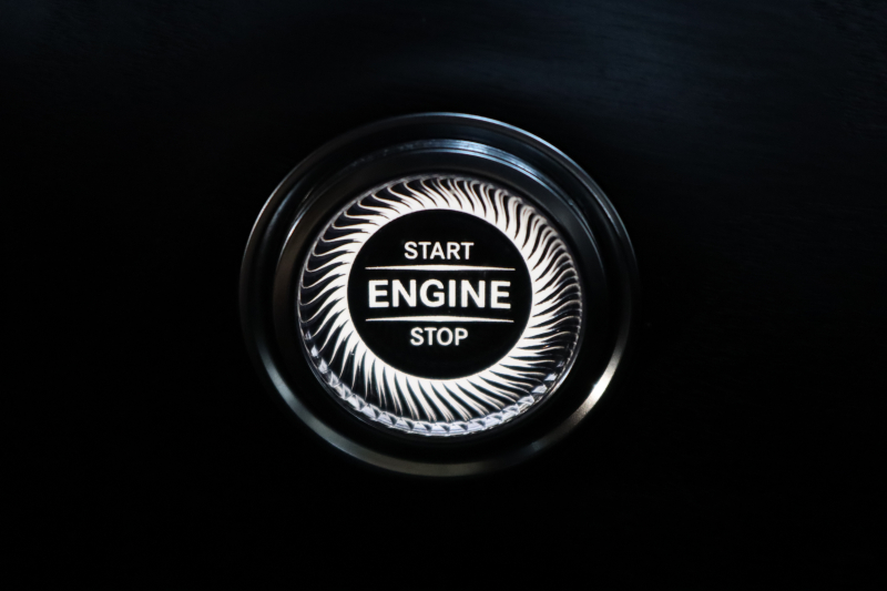 メルセデスベンツ Eクラス E220d AVG ｽﾎﾟｰﾂ ﾚｻﾞｰ&ﾚｰﾀﾞｰｾｰﾌﾃｨPKG　ｷｰﾚｽｺﾞｰ 黒本革 HDDﾅﾋﾞTV ｽﾏﾎ連携 ﾌﾞﾙﾒｽﾀｰ 360ｶﾒﾗ PTS LEDﾗｲﾄ 自動ﾄﾗﾝｸ AMGｴｱﾛ&19AW ﾀﾞｲﾅﾐｯｸS 9AT　2年保証