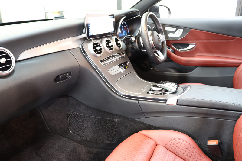 メルセデスベンツ Cクラス C180ｸｰﾍﾟ ｽﾎﾟｰﾂ ﾚｻﾞｰｴｸｽｸﾙｰｼﾌﾞ&ﾚｰﾀﾞｰｾｰﾌﾃｨPKG　後期 ｷｰﾚｽｺﾞｰ 赤本革 ﾊﾟﾉﾗﾏSR ﾍｯﾄﾞｱｯﾌﾟD HDDﾅﾋﾞTV ｽﾏﾎ連携 ﾊﾞｯｸｶﾒﾗ PTS LEDﾗｲﾄ AMGｴｱﾛ&19AW ﾀﾞｲﾅﾐｯｸS ｴｱｻｽ 9AT　2年保証