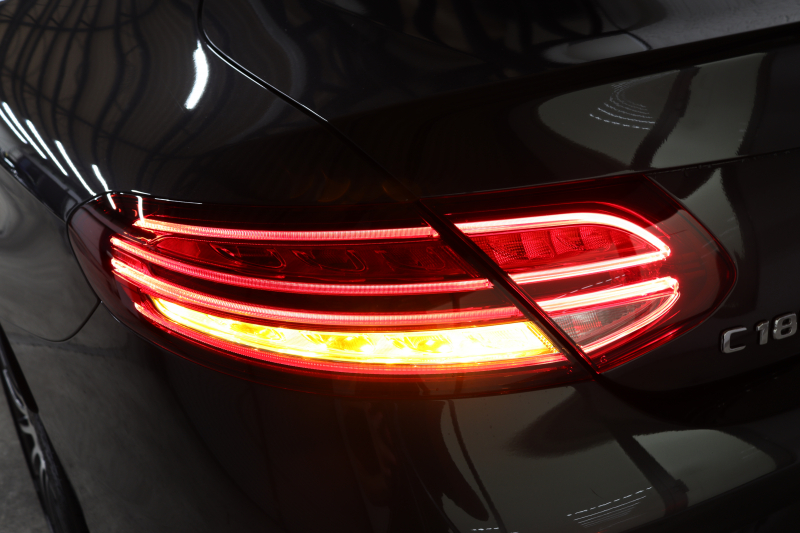 メルセデスベンツ Cクラス C180ｸｰﾍﾟ ｽﾎﾟｰﾂ ﾚｻﾞｰｴｸｽｸﾙｰｼﾌﾞ&ﾚｰﾀﾞｰｾｰﾌﾃｨPKG　後期 ｷｰﾚｽｺﾞｰ 赤本革 ﾊﾟﾉﾗﾏSR ﾍｯﾄﾞｱｯﾌﾟD HDDﾅﾋﾞTV ｽﾏﾎ連携 ﾊﾞｯｸｶﾒﾗ PTS LEDﾗｲﾄ AMGｴｱﾛ&19AW ﾀﾞｲﾅﾐｯｸS ｴｱｻｽ 9AT　2年保証