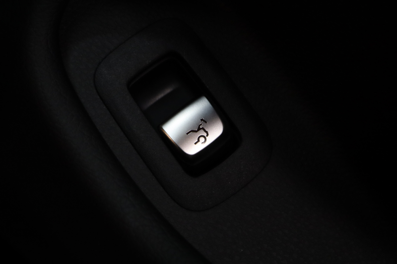 メルセデスベンツ Cクラス C180ｸｰﾍﾟ ｽﾎﾟｰﾂ ﾚｻﾞｰｴｸｽｸﾙｰｼﾌﾞ&ﾚｰﾀﾞｰｾｰﾌﾃｨPKG　後期 ｷｰﾚｽｺﾞｰ 赤本革 ﾊﾟﾉﾗﾏSR ﾍｯﾄﾞｱｯﾌﾟD HDDﾅﾋﾞTV ｽﾏﾎ連携 ﾊﾞｯｸｶﾒﾗ PTS LEDﾗｲﾄ AMGｴｱﾛ&19AW ﾀﾞｲﾅﾐｯｸS ｴｱｻｽ 9AT　2年保証