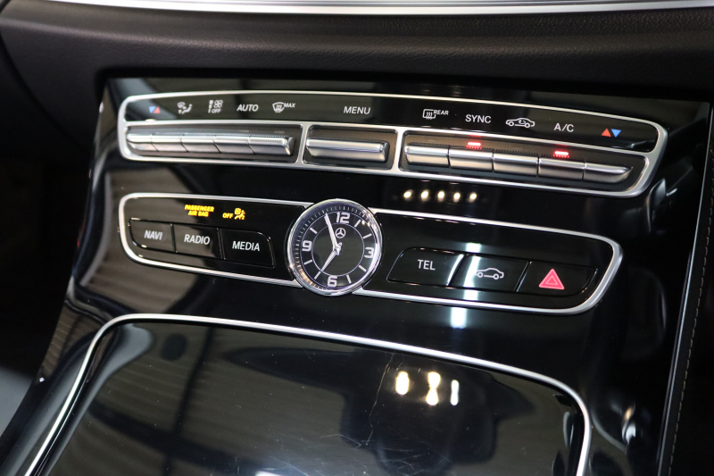 メルセデスベンツ Eクラス E400 4MATIC ｴｸｽｸﾙｰｼﾌﾞ ｴｸｽｸﾙｰｼﾌﾞ&ﾚｰﾀﾞｰｾｰﾌﾃｨPKG　ｷｰﾚｽｺﾞｰ 黒本革 ﾊﾟﾉﾗﾏSR HDDﾅﾋﾞTV ｽﾏﾎ連携 360ｶﾒﾗ PTS LEDﾗｲﾄ 自動Rｹﾞｰﾄ ﾊﾝｽﾞﾌﾘｰA 18AW ｴｱｻｽ ﾀﾞｲﾅﾐｯｸS 9AT　2年保証