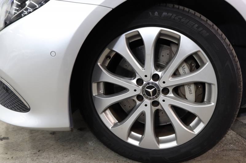 メルセデスベンツ Eクラス E400 4MATIC ｴｸｽｸﾙｰｼﾌﾞ ｴｸｽｸﾙｰｼﾌﾞ&ﾚｰﾀﾞｰｾｰﾌﾃｨPKG　ｷｰﾚｽｺﾞｰ 黒本革 ﾊﾟﾉﾗﾏSR HDDﾅﾋﾞTV ｽﾏﾎ連携 360ｶﾒﾗ PTS LEDﾗｲﾄ 自動Rｹﾞｰﾄ ﾊﾝｽﾞﾌﾘｰA 18AW ｴｱｻｽ ﾀﾞｲﾅﾐｯｸS 9AT　2年保証