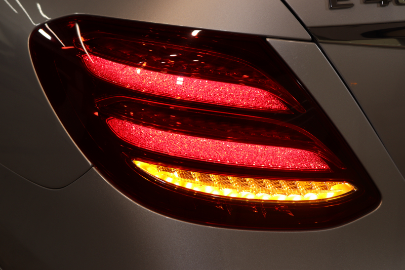 メルセデスベンツ Eクラス E400 4MATIC ｴｸｽｸﾙｰｼﾌﾞ ｴｸｽｸﾙｰｼﾌﾞ&ﾚｰﾀﾞｰｾｰﾌﾃｨPKG　ｷｰﾚｽｺﾞｰ 黒本革 ﾊﾟﾉﾗﾏSR HDDﾅﾋﾞTV ｽﾏﾎ連携 360ｶﾒﾗ PTS LEDﾗｲﾄ 自動Rｹﾞｰﾄ ﾊﾝｽﾞﾌﾘｰA 18AW ｴｱｻｽ ﾀﾞｲﾅﾐｯｸS 9AT　2年保証