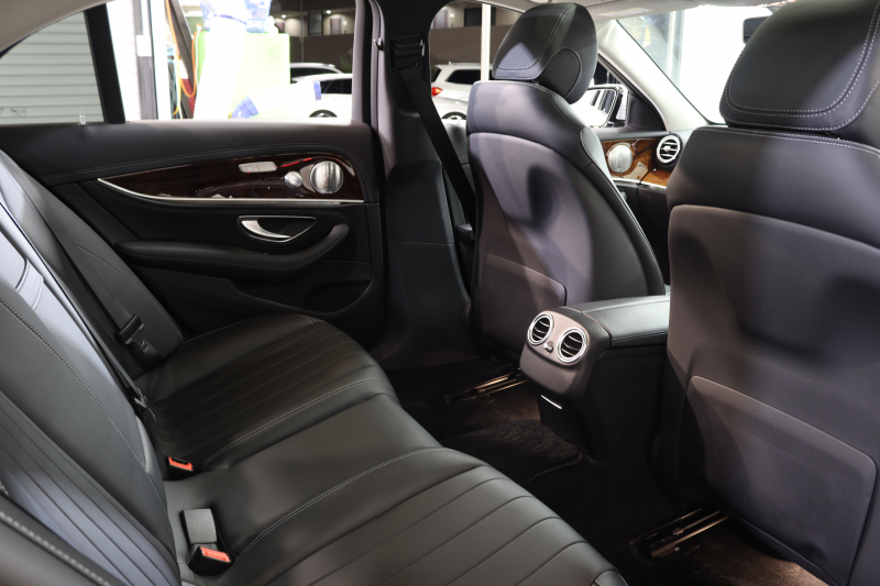 メルセデスベンツ Eクラス E400 4MATIC ｴｸｽｸﾙｰｼﾌﾞ ｴｸｽｸﾙｰｼﾌﾞ&ﾚｰﾀﾞｰｾｰﾌﾃｨPKG　ｷｰﾚｽｺﾞｰ 黒本革 ﾊﾟﾉﾗﾏSR HDDﾅﾋﾞTV ｽﾏﾎ連携 360ｶﾒﾗ PTS LEDﾗｲﾄ 自動Rｹﾞｰﾄ ﾊﾝｽﾞﾌﾘｰA 18AW ｴｱｻｽ ﾀﾞｲﾅﾐｯｸS 9AT　2年保証