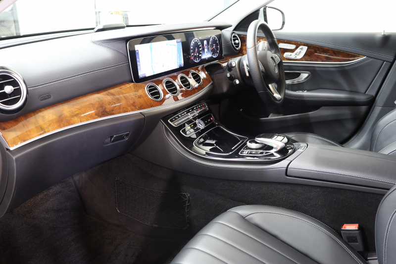 メルセデスベンツ Eクラス E400 4MATIC ｴｸｽｸﾙｰｼﾌﾞ ｴｸｽｸﾙｰｼﾌﾞ&ﾚｰﾀﾞｰｾｰﾌﾃｨPKG　ｷｰﾚｽｺﾞｰ 黒本革 ﾊﾟﾉﾗﾏSR HDDﾅﾋﾞTV ｽﾏﾎ連携 360ｶﾒﾗ PTS LEDﾗｲﾄ 自動Rｹﾞｰﾄ ﾊﾝｽﾞﾌﾘｰA 18AW ｴｱｻｽ ﾀﾞｲﾅﾐｯｸS 9AT　2年保証