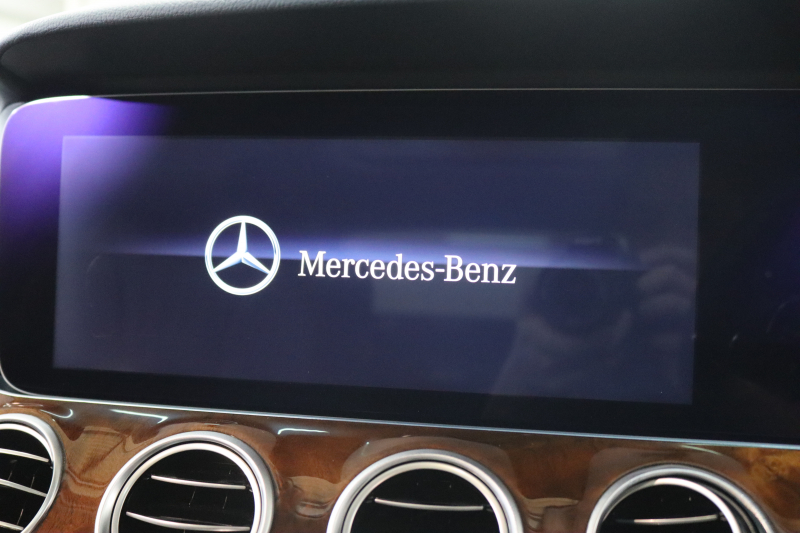 メルセデスベンツ Eクラス E400 4MATIC ｴｸｽｸﾙｰｼﾌﾞ ｴｸｽｸﾙｰｼﾌﾞ&ﾚｰﾀﾞｰｾｰﾌﾃｨPKG　ｷｰﾚｽｺﾞｰ 黒本革 ﾊﾟﾉﾗﾏSR HDDﾅﾋﾞTV ｽﾏﾎ連携 360ｶﾒﾗ PTS LEDﾗｲﾄ 自動Rｹﾞｰﾄ ﾊﾝｽﾞﾌﾘｰA 18AW ｴｱｻｽ ﾀﾞｲﾅﾐｯｸS 9AT　2年保証