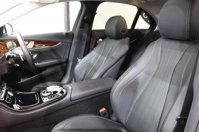 メルセデスベンツ Eクラス E400 4MATIC ｴｸｽｸﾙｰｼﾌﾞ ｴｸｽｸﾙｰｼﾌﾞ&ﾚｰﾀﾞｰｾｰﾌﾃｨPKG　ｷｰﾚｽｺﾞｰ 黒本革 ﾊﾟﾉﾗﾏSR HDDﾅﾋﾞTV ｽﾏﾎ連携 360ｶﾒﾗ PTS LEDﾗｲﾄ 自動Rｹﾞｰﾄ ﾊﾝｽﾞﾌﾘｰA 18AW ｴｱｻｽ ﾀﾞｲﾅﾐｯｸS 9AT　2年保証