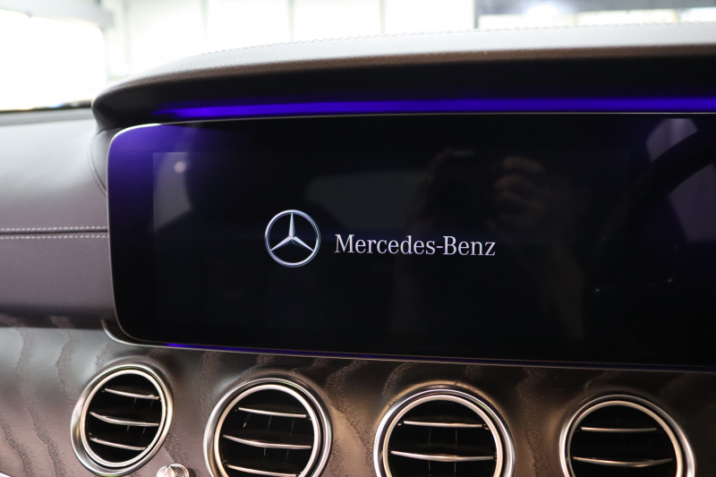 メルセデスベンツ Eクラス E300 AVG ｽﾎﾟｰﾂ ﾚｰﾀﾞｰｾｰﾌﾃｨPKG　中期 NEWｽﾃｱﾘﾝｸﾞ ｷｰﾚｽｺﾞｰ 黒本革 ﾍｯﾄﾞｱｯﾌﾟD HDDﾅﾋﾞTV ｽﾏﾎ連携 360ｶﾒﾗ PTS LEDﾗｲﾄ 自動ﾄﾗﾝｸ ﾊﾝｽﾞﾌﾘｰA AMGｴｱﾛ&19AW ﾀﾞｲﾅﾐｯｸS 9AT　2年保証