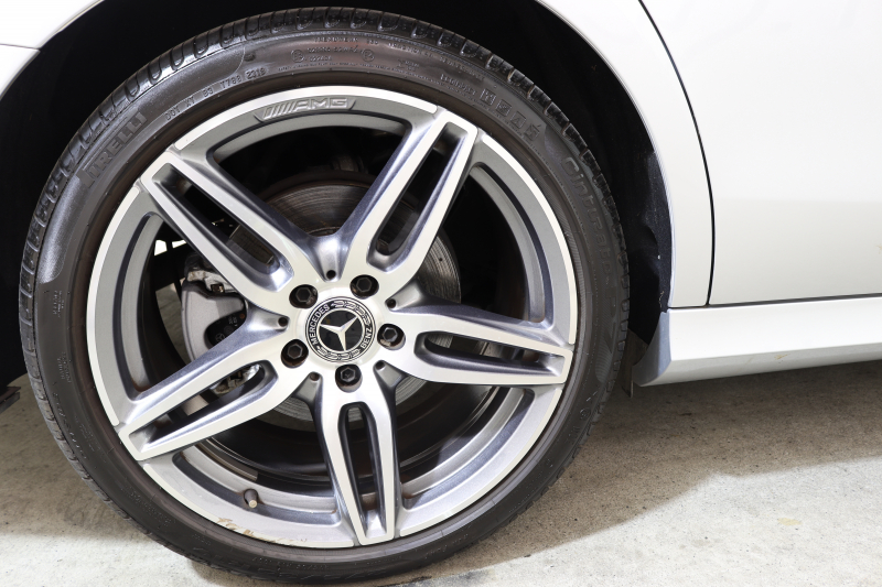 メルセデスベンツ Eクラス E300 AVG ｽﾎﾟｰﾂ ﾚｰﾀﾞｰｾｰﾌﾃｨPKG　中期 NEWｽﾃｱﾘﾝｸﾞ ｷｰﾚｽｺﾞｰ 黒本革 ﾍｯﾄﾞｱｯﾌﾟD HDDﾅﾋﾞTV ｽﾏﾎ連携 360ｶﾒﾗ PTS LEDﾗｲﾄ 自動ﾄﾗﾝｸ ﾊﾝｽﾞﾌﾘｰA AMGｴｱﾛ&19AW ﾀﾞｲﾅﾐｯｸS 9AT　2年保証