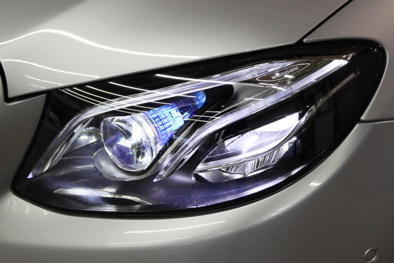 メルセデスベンツ Eクラス E300 AVG ｽﾎﾟｰﾂ ﾚｰﾀﾞｰｾｰﾌﾃｨPKG　中期 NEWｽﾃｱﾘﾝｸﾞ ｷｰﾚｽｺﾞｰ 黒本革 ﾍｯﾄﾞｱｯﾌﾟD HDDﾅﾋﾞTV ｽﾏﾎ連携 360ｶﾒﾗ PTS LEDﾗｲﾄ 自動ﾄﾗﾝｸ ﾊﾝｽﾞﾌﾘｰA AMGｴｱﾛ&19AW ﾀﾞｲﾅﾐｯｸS 9AT　2年保証