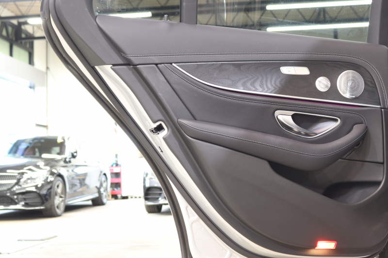 メルセデスベンツ Eクラス E300 AVG ｽﾎﾟｰﾂ ﾚｰﾀﾞｰｾｰﾌﾃｨPKG　中期 NEWｽﾃｱﾘﾝｸﾞ ｷｰﾚｽｺﾞｰ 黒本革 ﾍｯﾄﾞｱｯﾌﾟD HDDﾅﾋﾞTV ｽﾏﾎ連携 360ｶﾒﾗ PTS LEDﾗｲﾄ 自動ﾄﾗﾝｸ ﾊﾝｽﾞﾌﾘｰA AMGｴｱﾛ&19AW ﾀﾞｲﾅﾐｯｸS 9AT　2年保証