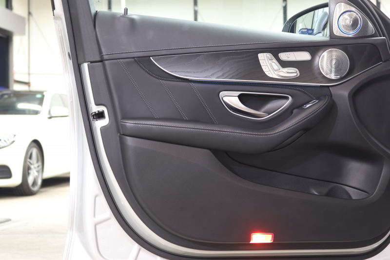 AMG Cクラス C63ｽﾃｰｼｮﾝﾜｺﾞﾝ ﾚｰﾀﾞｰｾｰﾌﾃｨPKG　ｷｰﾚｽｺﾞｰ 黒本革 ﾊﾟﾉﾗﾏSR HDDﾅﾋﾞTV BT音楽 ﾊﾞｯｸｶﾒﾗ PTS LEDﾗｲﾄ 自動Rｹﾞｰﾄ ﾊﾝｽﾞﾌﾘｰA AMG専用装備&ﾁｭｰﾆﾝｸﾞﾀﾞｲﾅﾐｯｸS H&Rﾀﾞｳﾝﾀﾞｽ 7AT　2年保証