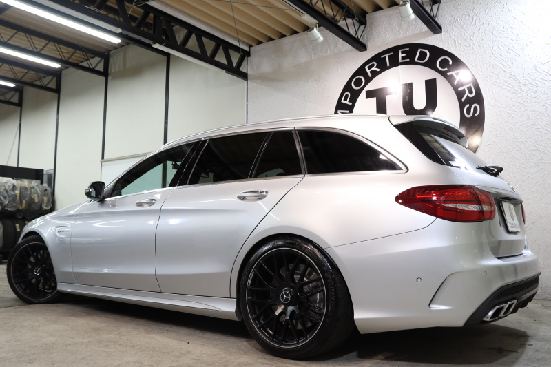 AMG Cクラス C63ｽﾃｰｼｮﾝﾜｺﾞﾝ ﾚｰﾀﾞｰｾｰﾌﾃｨPKG　ｷｰﾚｽｺﾞｰ 黒本革 ﾊﾟﾉﾗﾏSR HDDﾅﾋﾞTV BT音楽 ﾊﾞｯｸｶﾒﾗ PTS LEDﾗｲﾄ 自動Rｹﾞｰﾄ ﾊﾝｽﾞﾌﾘｰA AMG専用装備&ﾁｭｰﾆﾝｸﾞﾀﾞｲﾅﾐｯｸS H&Rﾀﾞｳﾝﾀﾞｽ 7AT　2年保証