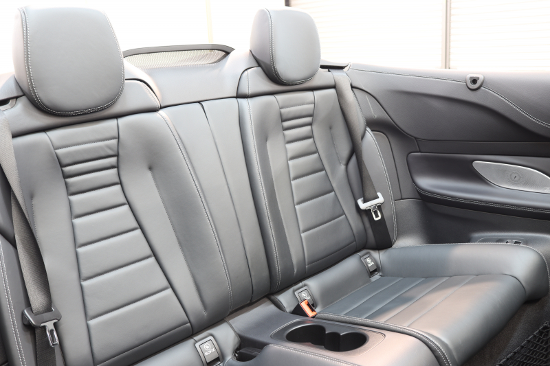 メルセデスベンツ Eクラス E200ｶﾌﾞﾘｵﾚ ｽﾎﾟｰﾂ ﾚｻﾞｰ&ﾚｰﾀﾞｰｾｰﾌﾃｨPKG　中期 NEWｽﾃｱﾘﾝｸﾞ ｷｰﾚｽｺﾞｰ 黒本革 ｴｱｽｶｰﾌ ﾍｯﾄﾞｱｯﾌﾟD HDDﾅﾋﾞTV ｽﾏﾎ連携 ﾌﾞﾙﾒｽﾀｰ 360ｶﾒﾗ PTS LEDﾗｲﾄ AMGｴｱﾛ&19AW ｴｱﾊﾞﾗﾝｽP 黒幌 9AT　2年保証