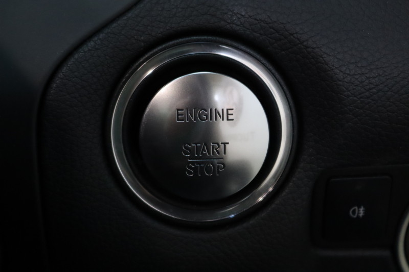 メルセデスベンツ SLKクラス SLK200 ｴｸｽｸﾙｰｼﾌﾞ AMGｽﾎﾟｰﾂ&ﾚｰﾀﾞｰｾｰﾌﾃｨPKG　ｷｰﾚｽｺﾞｰ 黒本革 ﾚｯﾄﾞｶﾗｰｼｰﾄﾍﾞﾙﾄ ｴｱｽｶｰﾌ ﾊﾞﾘｵﾙｰﾌ HDDﾅﾋﾞTV BT音楽 PTS ｷｾﾉﾝﾗｲﾄ AMGｴｱﾛ&18AW ｴｱｶﾞｲﾄﾞ 7AT　2年保証