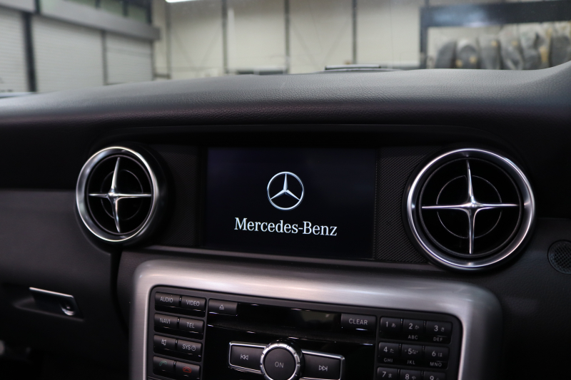 メルセデスベンツ SLKクラス SLK200 ｴｸｽｸﾙｰｼﾌﾞ AMGｽﾎﾟｰﾂ&ﾚｰﾀﾞｰｾｰﾌﾃｨPKG　ｷｰﾚｽｺﾞｰ 黒本革 ﾚｯﾄﾞｶﾗｰｼｰﾄﾍﾞﾙﾄ ｴｱｽｶｰﾌ ﾊﾞﾘｵﾙｰﾌ HDDﾅﾋﾞTV BT音楽 PTS ｷｾﾉﾝﾗｲﾄ AMGｴｱﾛ&18AW ｴｱｶﾞｲﾄﾞ 7AT　2年保証