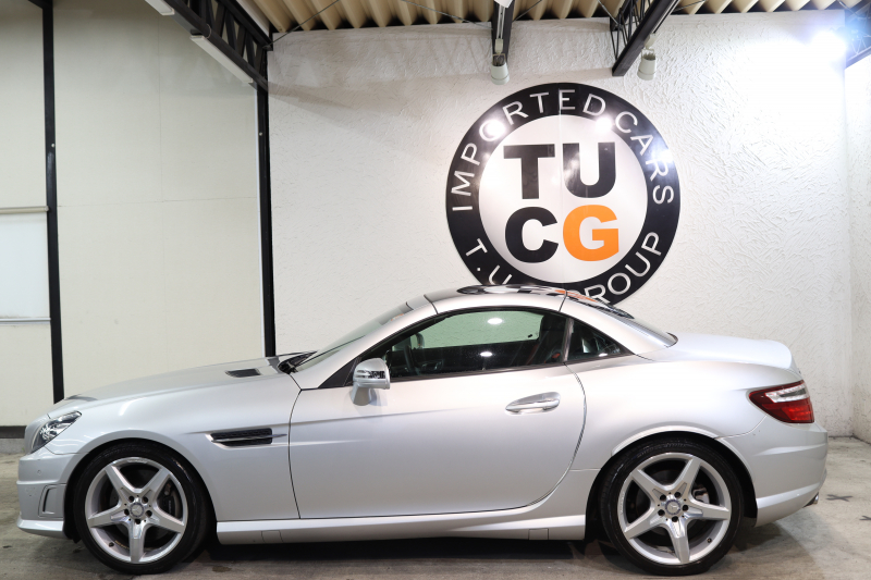 メルセデスベンツ SLKクラス SLK200 ｴｸｽｸﾙｰｼﾌﾞ AMGｽﾎﾟｰﾂ&ﾚｰﾀﾞｰｾｰﾌﾃｨPKG　ｷｰﾚｽｺﾞｰ 黒本革 ﾚｯﾄﾞｶﾗｰｼｰﾄﾍﾞﾙﾄ ｴｱｽｶｰﾌ ﾊﾞﾘｵﾙｰﾌ HDDﾅﾋﾞTV BT音楽 PTS ｷｾﾉﾝﾗｲﾄ AMGｴｱﾛ&18AW ｴｱｶﾞｲﾄﾞ 7AT　2年保証