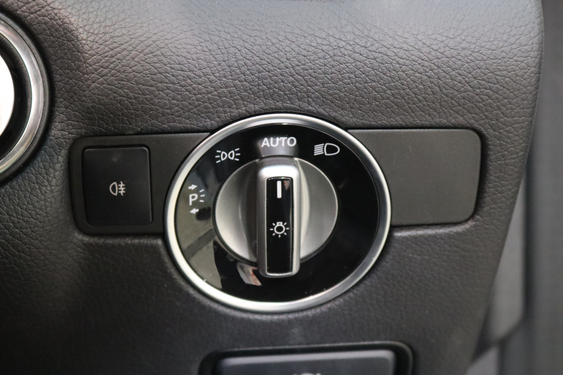 メルセデスベンツ SLKクラス SLK200 ｴｸｽｸﾙｰｼﾌﾞ AMGｽﾎﾟｰﾂ&ﾚｰﾀﾞｰｾｰﾌﾃｨPKG　ｷｰﾚｽｺﾞｰ 黒本革 ﾚｯﾄﾞｶﾗｰｼｰﾄﾍﾞﾙﾄ ｴｱｽｶｰﾌ ﾊﾞﾘｵﾙｰﾌ HDDﾅﾋﾞTV BT音楽 PTS ｷｾﾉﾝﾗｲﾄ AMGｴｱﾛ&18AW ｴｱｶﾞｲﾄﾞ 7AT　2年保証