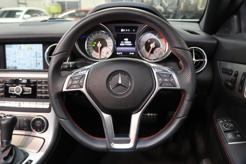 メルセデスベンツ SLKクラス SLK200 ｴｸｽｸﾙｰｼﾌﾞ AMGｽﾎﾟｰﾂ&ﾚｰﾀﾞｰｾｰﾌﾃｨPKG　ｷｰﾚｽｺﾞｰ 黒本革 ﾚｯﾄﾞｶﾗｰｼｰﾄﾍﾞﾙﾄ ｴｱｽｶｰﾌ ﾊﾞﾘｵﾙｰﾌ HDDﾅﾋﾞTV BT音楽 PTS ｷｾﾉﾝﾗｲﾄ AMGｴｱﾛ&18AW ｴｱｶﾞｲﾄﾞ 7AT　2年保証