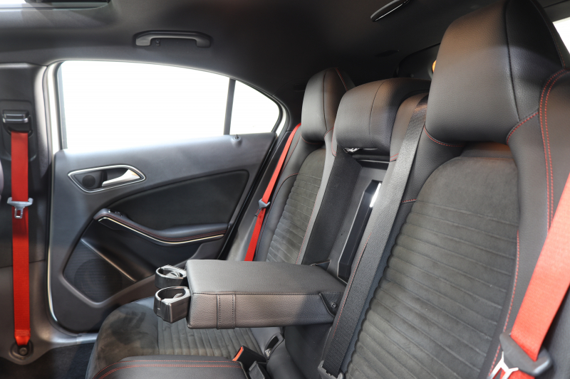 メルセデスベンツ Aクラス A250 ｼｭﾎﾟﾙﾄ 4MATIC ﾚｰﾀﾞｰｾｰﾌﾃｨPKG　後期 ｷｰﾚｽｺﾞｰ ﾚｻﾞｰDINAMICAｼｰﾄ ﾊﾟﾉﾗﾏSR HDDﾅﾋﾞTV ｽﾏﾎ連携 ﾊﾞｯｸｶﾒﾗ PTS LEDﾗｲﾄ AMGｴｱﾛ&18AW SPORT専用ﾁｭｰﾆﾝｸﾞ 7AT　2年保証