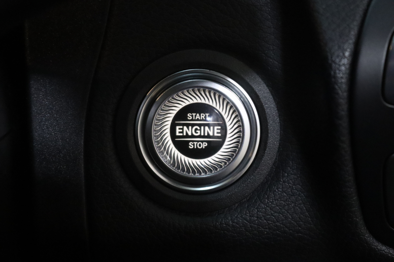 メルセデスベンツ Cクラス C180ｸｰﾍﾟ ｽﾎﾟｰﾂ ﾚｻﾞｰｴｸｽｸﾙｰｼﾌﾞ&ﾚｰﾀﾞｰｾｰﾌﾃｨPKG　後期 MEｺﾈｸﾄ ｷｰﾚｽｺﾞｰ 黒本革 ﾊﾟﾉﾗﾏSR ﾍｯﾄﾞｱｯﾌﾟD HDDﾅﾋﾞTV ｽﾏﾎ連携 ﾊﾞｯｸｶﾒﾗ PTS LEDﾗｲﾄ AMGｴｱﾛ&19AW ｴｱｻｽ ﾀﾞｲﾅﾐｯｸS 9AT　2年保証