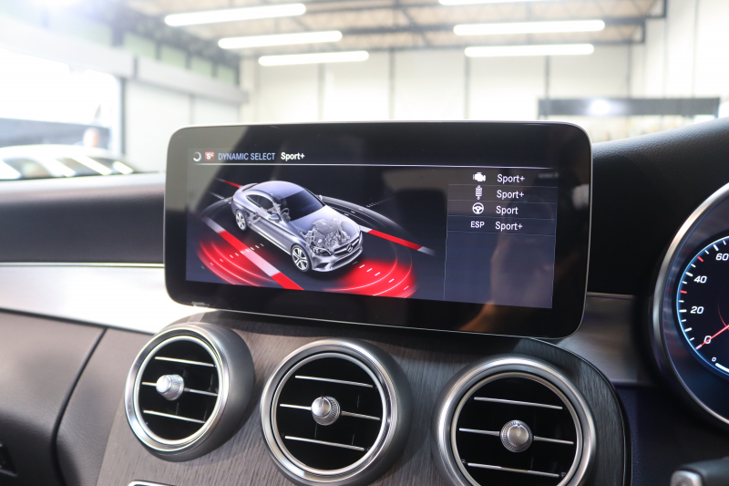 メルセデスベンツ Cクラス C180ｸｰﾍﾟ ｽﾎﾟｰﾂ ﾚｻﾞｰｴｸｽｸﾙｰｼﾌﾞ&ﾚｰﾀﾞｰｾｰﾌﾃｨPKG　後期 MEｺﾈｸﾄ ｷｰﾚｽｺﾞｰ 黒本革 ﾊﾟﾉﾗﾏSR ﾍｯﾄﾞｱｯﾌﾟD HDDﾅﾋﾞTV ｽﾏﾎ連携 ﾊﾞｯｸｶﾒﾗ PTS LEDﾗｲﾄ AMGｴｱﾛ&19AW ｴｱｻｽ ﾀﾞｲﾅﾐｯｸS 9AT　2年保証