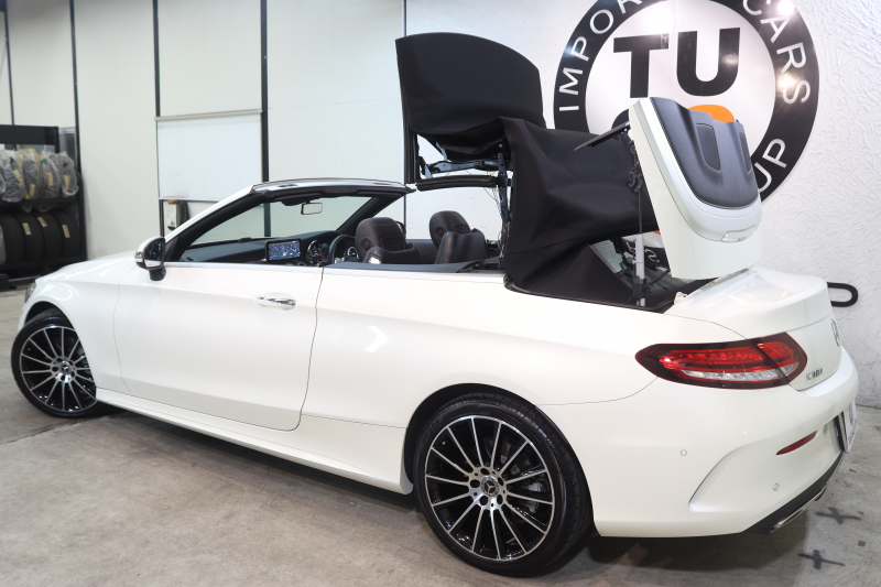 メルセデスベンツ Cクラス C180ｶﾌﾞﾘｵﾚ ｽﾎﾟｰﾂ ﾚｻﾞｰｴｸｽｸﾙｰｼﾌﾞ&ﾚｰﾀﾞｰｾｰﾌﾃｨPKG　後期 MEｺﾈｸﾄ ｷｰﾚｽｺﾞｰ 黒本革 ｴｱｽｶｰﾌ ﾍｯﾄﾞｱｯﾌﾟD HDDﾅﾋﾞTV&ｷｬﾝｾﾗｰ ｽﾏﾎ連携 ﾊﾞｯｸｶﾒﾗ PTS LEDﾗｲﾄ AMGｴｱﾛ&19AW ｴｱｻｽ ﾀﾞｲﾅﾐｯｸS 9AT　2年保証