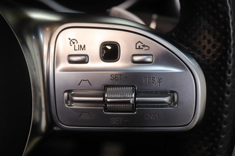 メルセデスベンツ Cクラス C180ｶﾌﾞﾘｵﾚ ｽﾎﾟｰﾂ ﾚｻﾞｰｴｸｽｸﾙｰｼﾌﾞ&ﾚｰﾀﾞｰｾｰﾌﾃｨPKG　後期 MEｺﾈｸﾄ ｷｰﾚｽｺﾞｰ 黒本革 ｴｱｽｶｰﾌ ﾍｯﾄﾞｱｯﾌﾟD HDDﾅﾋﾞTV&ｷｬﾝｾﾗｰ ｽﾏﾎ連携 ﾊﾞｯｸｶﾒﾗ PTS LEDﾗｲﾄ AMGｴｱﾛ&19AW ｴｱｻｽ ﾀﾞｲﾅﾐｯｸS 9AT　2年保証