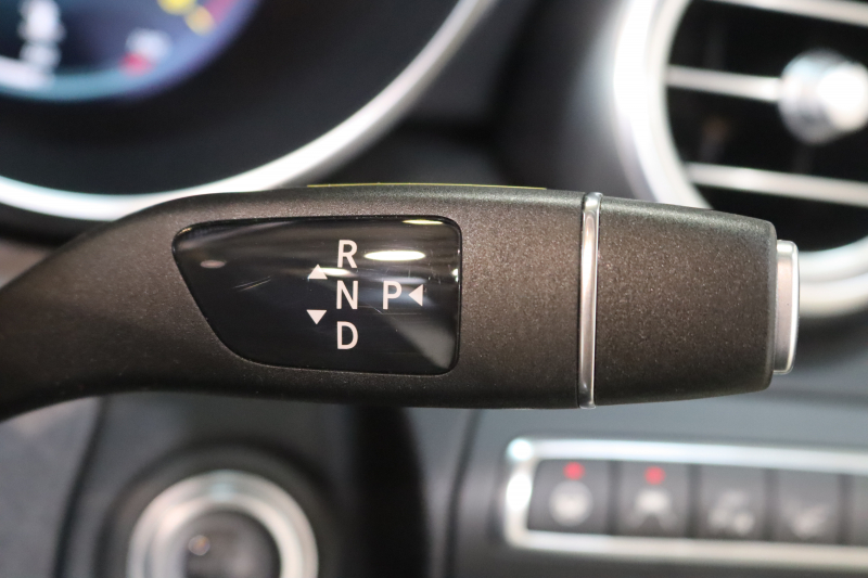 メルセデスベンツ Cクラス C180ｶﾌﾞﾘｵﾚ ｽﾎﾟｰﾂ ﾚｻﾞｰｴｸｽｸﾙｰｼﾌﾞ&ﾚｰﾀﾞｰｾｰﾌﾃｨPKG　後期 MEｺﾈｸﾄ ｷｰﾚｽｺﾞｰ 黒本革 ｴｱｽｶｰﾌ ﾍｯﾄﾞｱｯﾌﾟD HDDﾅﾋﾞTV&ｷｬﾝｾﾗｰ ｽﾏﾎ連携 ﾊﾞｯｸｶﾒﾗ PTS LEDﾗｲﾄ AMGｴｱﾛ&19AW ｴｱｻｽ ﾀﾞｲﾅﾐｯｸS 9AT　2年保証