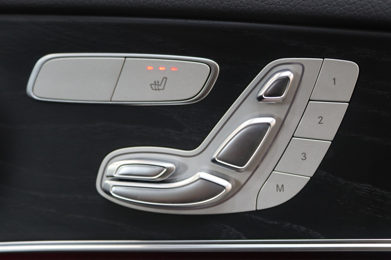 メルセデスベンツ Eクラス E200 ｽﾎﾟｰﾂ AMGﾗｲﾝｲﾝﾃﾘｱ&ｴｸｽｸﾙｰｼﾌﾞ&ﾚｰﾀﾞｰｾｰﾌﾃｨPKG　BSG搭載 後期 1ｵｰﾅｰ MEｺﾈｸﾄ ｷｰﾚｽｺﾞｰ 黒本革 ﾍｯﾄﾞｱｯﾌﾟD MBUXﾅﾋﾞTV&ARﾅﾋﾞ ｽﾏﾎ連携 ﾌﾞﾙﾒｽﾀｰ 360ｶﾒﾗ PTS LEDﾗｲﾄ 自動ﾄﾗﾝｸ AMGｴｱﾛ&19AW ﾜｲﾔﾚｽ充電 9AT　2年保証