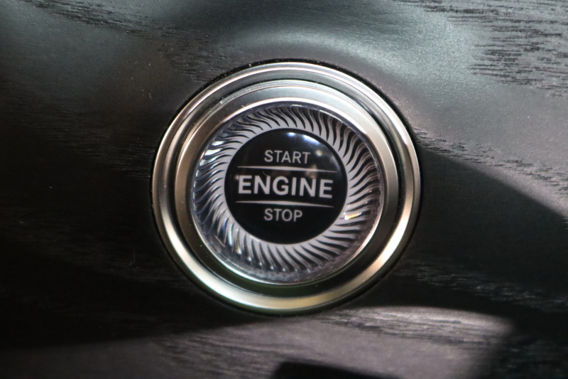 メルセデスベンツ Eクラス E200 ｽﾎﾟｰﾂ AMGﾗｲﾝｲﾝﾃﾘｱ&ｴｸｽｸﾙｰｼﾌﾞ&ﾚｰﾀﾞｰｾｰﾌﾃｨPKG　BSG搭載 後期 1ｵｰﾅｰ MEｺﾈｸﾄ ｷｰﾚｽｺﾞｰ 黒本革 ﾍｯﾄﾞｱｯﾌﾟD MBUXﾅﾋﾞTV&ARﾅﾋﾞ ｽﾏﾎ連携 ﾌﾞﾙﾒｽﾀｰ 360ｶﾒﾗ PTS LEDﾗｲﾄ 自動ﾄﾗﾝｸ AMGｴｱﾛ&19AW ﾜｲﾔﾚｽ充電 9AT　2年保証