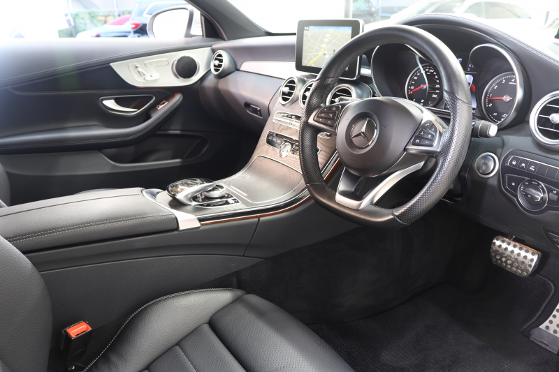 メルセデスベンツ Cクラス C180ｸｰﾍﾟ ｽﾎﾟｰﾂ ﾚｰﾀﾞｰｾｰﾌﾃｨPKG　1ｵｰﾅｰ ｷｰﾚｽｺﾞｰ 黒革 HDDﾅﾋﾞTV BT音楽 ﾊﾞｯｸｶﾒﾗ PTS LEDﾗｲﾄ AMGｴｱﾛ&18AW ﾀﾞｲﾅﾐｯｸS 9AT　2年保証