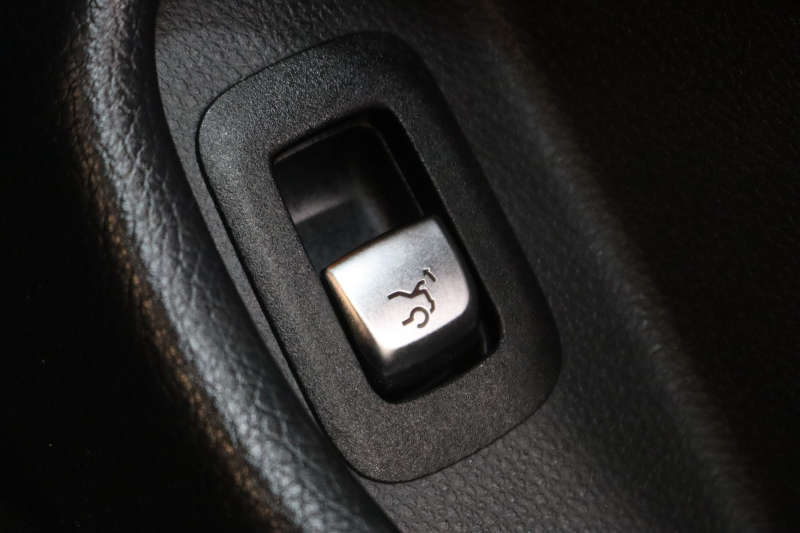 メルセデスベンツ Cクラス C180ｸｰﾍﾟ ｽﾎﾟｰﾂ ﾚｰﾀﾞｰｾｰﾌﾃｨPKG　1ｵｰﾅｰ ｷｰﾚｽｺﾞｰ 黒革 HDDﾅﾋﾞTV BT音楽 ﾊﾞｯｸｶﾒﾗ PTS LEDﾗｲﾄ AMGｴｱﾛ&18AW ﾀﾞｲﾅﾐｯｸS 9AT　2年保証