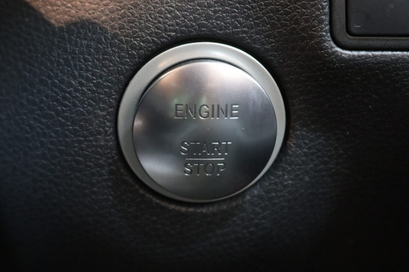 メルセデスベンツ Bクラス B180 ﾌﾟﾚﾐｱﾑ&ﾚｰﾀﾞｰｾｰﾌﾃｨPKG　後期 1ｵｰﾅｰ ｷｰﾚｽｺﾞｰ 黒革 ﾊﾟﾉﾗﾏSR HDDﾅﾋﾞTV ｽﾏﾎ連携 harman/kardon ﾊﾞｯｸｶﾒﾗ PTS LEDﾗｲﾄ EASY-VARIO PLUS 17AW 7AT　2年保証