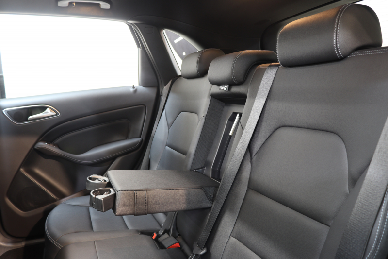 メルセデスベンツ Bクラス B180 ﾌﾟﾚﾐｱﾑ&ﾚｰﾀﾞｰｾｰﾌﾃｨPKG　後期 1ｵｰﾅｰ ｷｰﾚｽｺﾞｰ 黒革 ﾊﾟﾉﾗﾏSR HDDﾅﾋﾞTV ｽﾏﾎ連携 harman/kardon ﾊﾞｯｸｶﾒﾗ PTS LEDﾗｲﾄ EASY-VARIO PLUS 17AW 7AT　2年保証