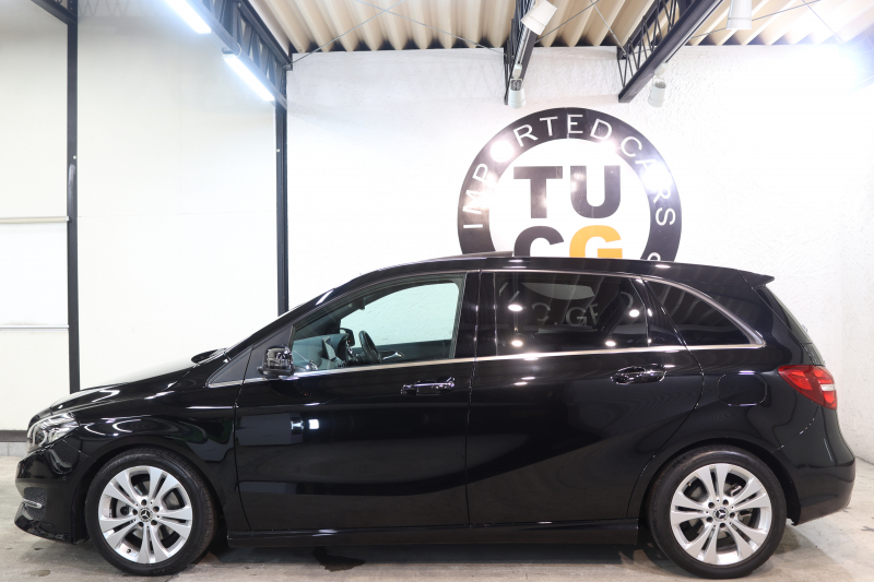 メルセデスベンツ Bクラス B180 ﾌﾟﾚﾐｱﾑ&ﾚｰﾀﾞｰｾｰﾌﾃｨPKG　後期 1ｵｰﾅｰ ｷｰﾚｽｺﾞｰ 黒革 ﾊﾟﾉﾗﾏSR HDDﾅﾋﾞTV ｽﾏﾎ連携 harman/kardon ﾊﾞｯｸｶﾒﾗ PTS LEDﾗｲﾄ EASY-VARIO PLUS 17AW 7AT　2年保証