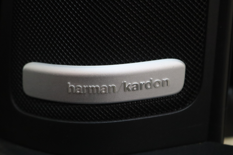 メルセデスベンツ Bクラス B180 ﾌﾟﾚﾐｱﾑ&ﾚｰﾀﾞｰｾｰﾌﾃｨPKG　後期 1ｵｰﾅｰ ｷｰﾚｽｺﾞｰ 黒革 ﾊﾟﾉﾗﾏSR HDDﾅﾋﾞTV ｽﾏﾎ連携 harman/kardon ﾊﾞｯｸｶﾒﾗ PTS LEDﾗｲﾄ EASY-VARIO PLUS 17AW 7AT　2年保証