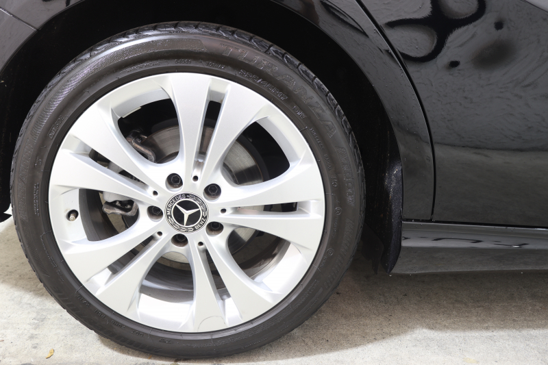 メルセデスベンツ Bクラス B180 ﾌﾟﾚﾐｱﾑ&ﾚｰﾀﾞｰｾｰﾌﾃｨPKG　後期 1ｵｰﾅｰ ｷｰﾚｽｺﾞｰ 黒革 ﾊﾟﾉﾗﾏSR HDDﾅﾋﾞTV ｽﾏﾎ連携 harman/kardon ﾊﾞｯｸｶﾒﾗ PTS LEDﾗｲﾄ EASY-VARIO PLUS 17AW 7AT　2年保証