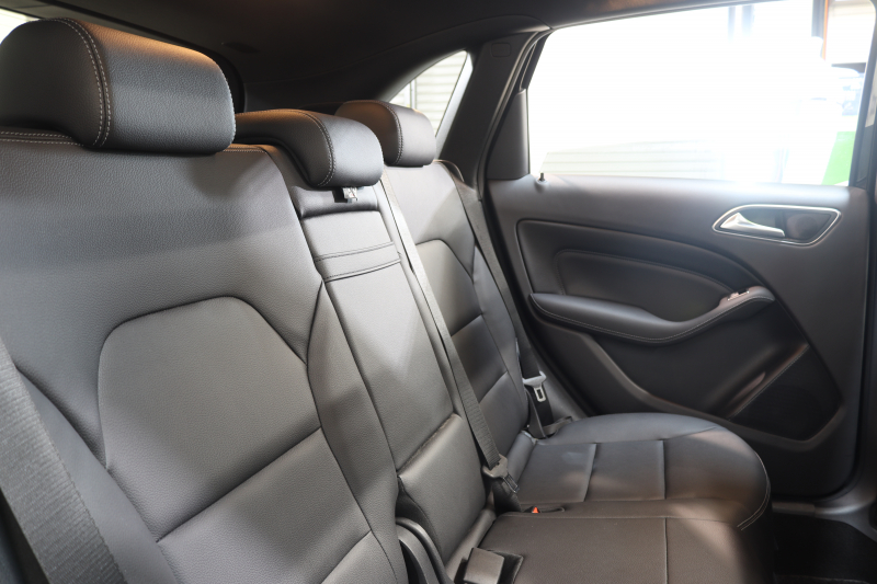 メルセデスベンツ Bクラス B180 ﾌﾟﾚﾐｱﾑ&ﾚｰﾀﾞｰｾｰﾌﾃｨPKG　後期 1ｵｰﾅｰ ｷｰﾚｽｺﾞｰ 黒革 ﾊﾟﾉﾗﾏSR HDDﾅﾋﾞTV ｽﾏﾎ連携 harman/kardon ﾊﾞｯｸｶﾒﾗ PTS LEDﾗｲﾄ EASY-VARIO PLUS 17AW 7AT　2年保証