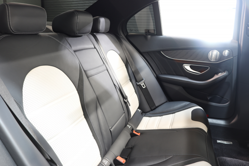 AMG Cクラス C63 ｴｸｽｸﾙｰｼﾌﾞ&ﾚｰﾀﾞｰｾｰﾌﾃｨPKG　ｷｰﾚｽｺﾞｰ 白/黒本革 ﾊﾟﾉﾗﾏSR ﾍｯﾄﾞｱｯﾌﾟD HDDﾅﾋﾞTV&ｷｬﾝｾﾗｰ BT音楽 ﾌﾞﾙﾒｽﾀｰ ﾊﾞｯｸｶﾒﾗ PTS LEDﾗｲﾄ 自動ﾄﾗﾝｸ ﾊﾝｽﾞﾌﾘｰA AMG専用装備&ﾁｭｰﾆﾝｸﾞﾀﾞｲﾅﾐｯｸS 7AT　2年保証