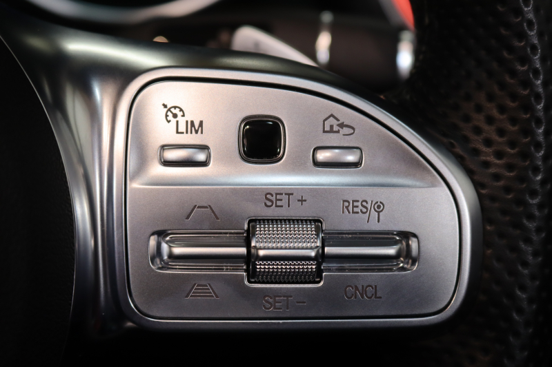 メルセデスベンツ Cクラス C180ｶﾌﾞﾘｵﾚ ｽﾎﾟｰﾂ ﾚｻﾞｰｴｸｽｸﾙｰｼﾌﾞ&ﾚｰﾀﾞｰｾｰﾌﾃｨPKG　後期 MEｺﾈｸﾄ ｷｰﾚｽｺﾞｰ 赤本革 ｴｱｽｶｰﾌ ﾍｯﾄﾞｱｯﾌﾟD HDDﾅﾋﾞTV&ｷｬﾝｾﾗｰ ｽﾏﾎ連携 ﾊﾞｯｸｶﾒﾗ PTS LEDﾗｲﾄ AMGｴｱﾛ&19AW ｴｱｻｽ ﾀﾞｲﾅﾐｯｸS 9AT　2年保証